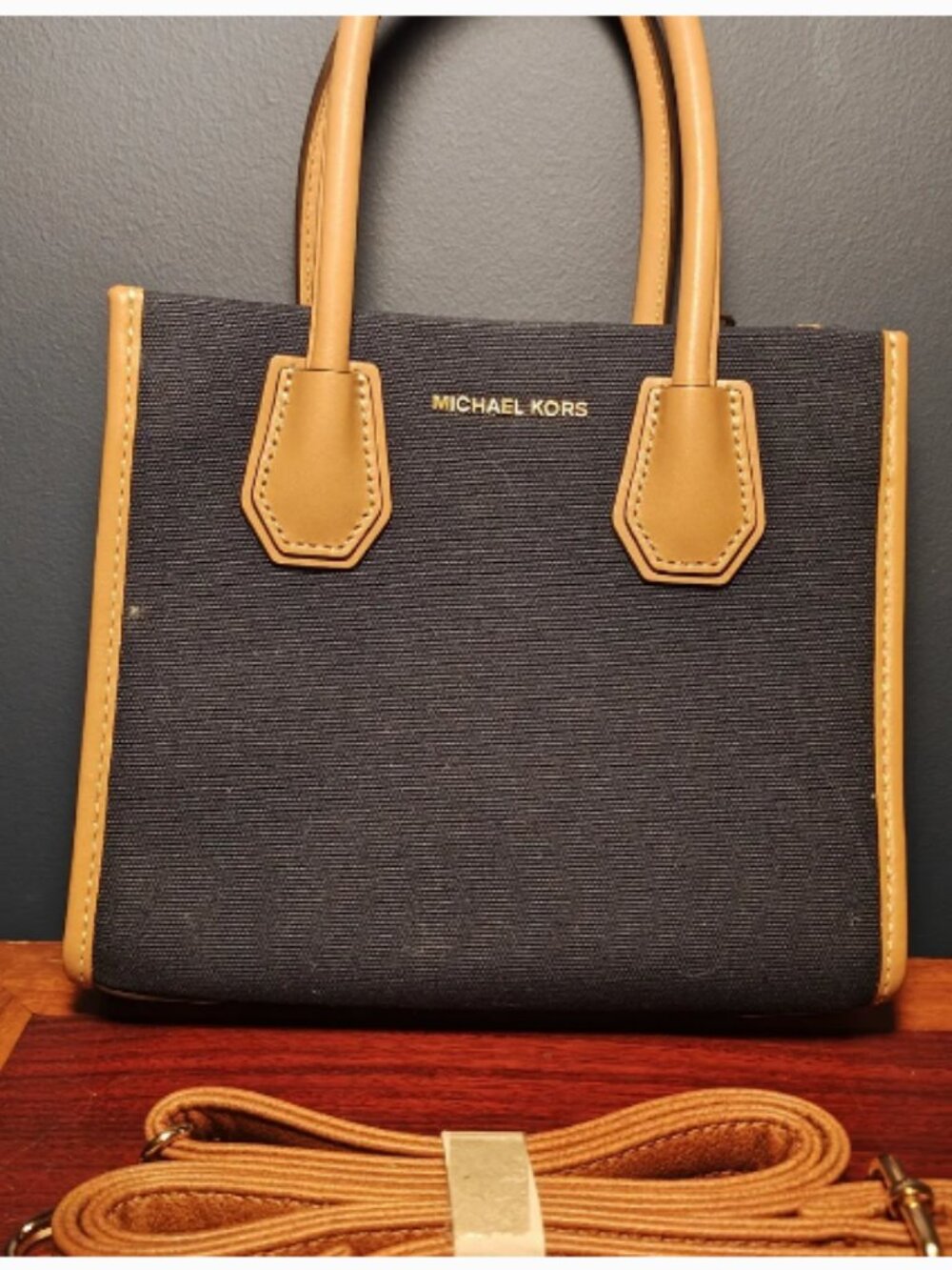 BRAND NEW NEVER USED Michael Kors Navy and Tan Women's Bag